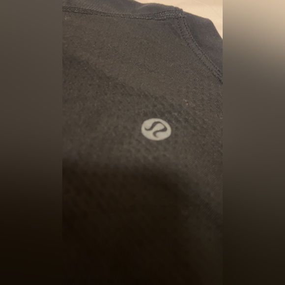 Lululemon short sleeve swiftly tech black cropped length size 6 - Picture 6 of 6